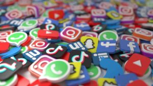 redes sociales menos sociales